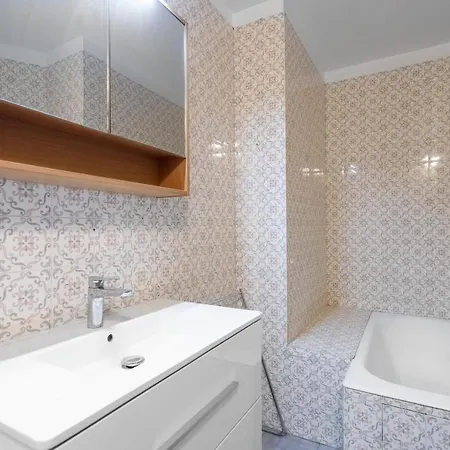 Апартаменты Central Studio Withac In The Historic Centre - Dodo Et Tartine *